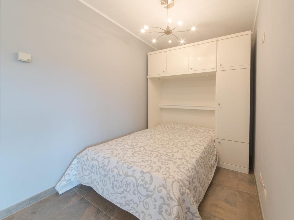 Apartment Seaside By Interhome Bredene Bagian luar foto